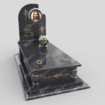 Einzelgrabmal mit Buntglas Jesus K 26 Foto 35