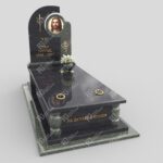 Einzelgrabmal mit Buntglas Jesus K 26 Foto 38