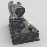 Kindergrabstein mit Engelsfigur mit Flügeln D 1 Foto 38