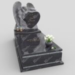 Kindergrabstein mit Engelsfigur mit Flügeln D 1 Foto 39