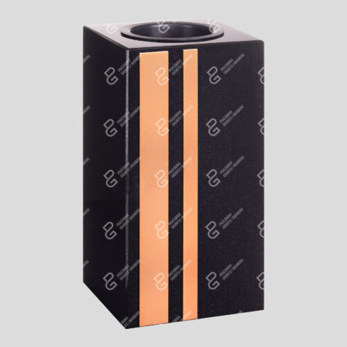 Granitvase für den Friedhof (Vase WK 6 15x15x29)