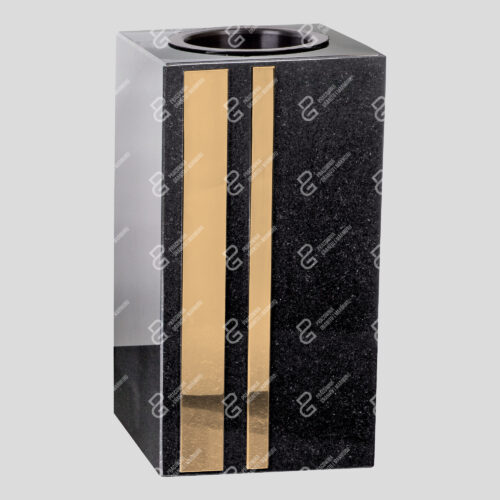 Grabvase aus Granit (Vase WK 7 GOLD 15x15x29)