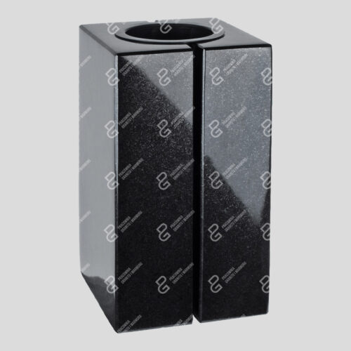 Grabvase aus Granit (Vase WKE 14 15x15x29)