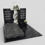 Doppelgrabstein mit reliefartigem Ornament, das Weinreben und ein Kreuz darstellt CK 58 Foto 34