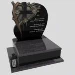 Urnengrabstein mit Baumskulptur und Kreuz U 85 Foto 34