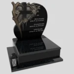 Urnengrabstein mit Baumskulptur und Kreuz U 85 Foto 36