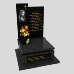 Urnengrab aus Granit mit Muttergottes-Gravur U 93 Foto 36