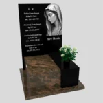 Urnengrabmal mit Gravur der Muttergottes U 110 Foto 34