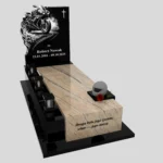 Einzelgrabstein mit Motorradgravur und Helmrelief K 131 Foto 38